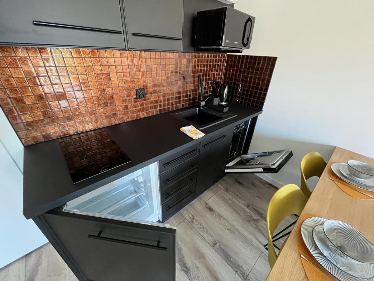 Green Port Spa Kolobrzeg Stylowy Loft- W Cenie Klimatyzacja, Baseny, 2 Jacuzzi, Sauna, Szlafroki, Bawialnia מראה חיצוני תמונה