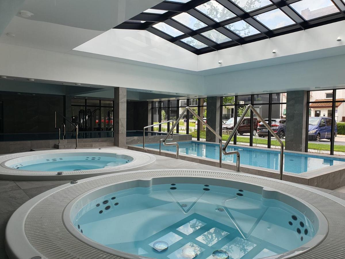 Green Port Spa Kolobrzeg Stylowy Loft- W Cenie Klimatyzacja, Baseny, 2 Jacuzzi, Sauna, Szlafroki, Bawialnia מראה חיצוני תמונה